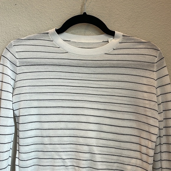 Vince Striped Lightweight Knit Top Size XSmall - Picture 5 of 9